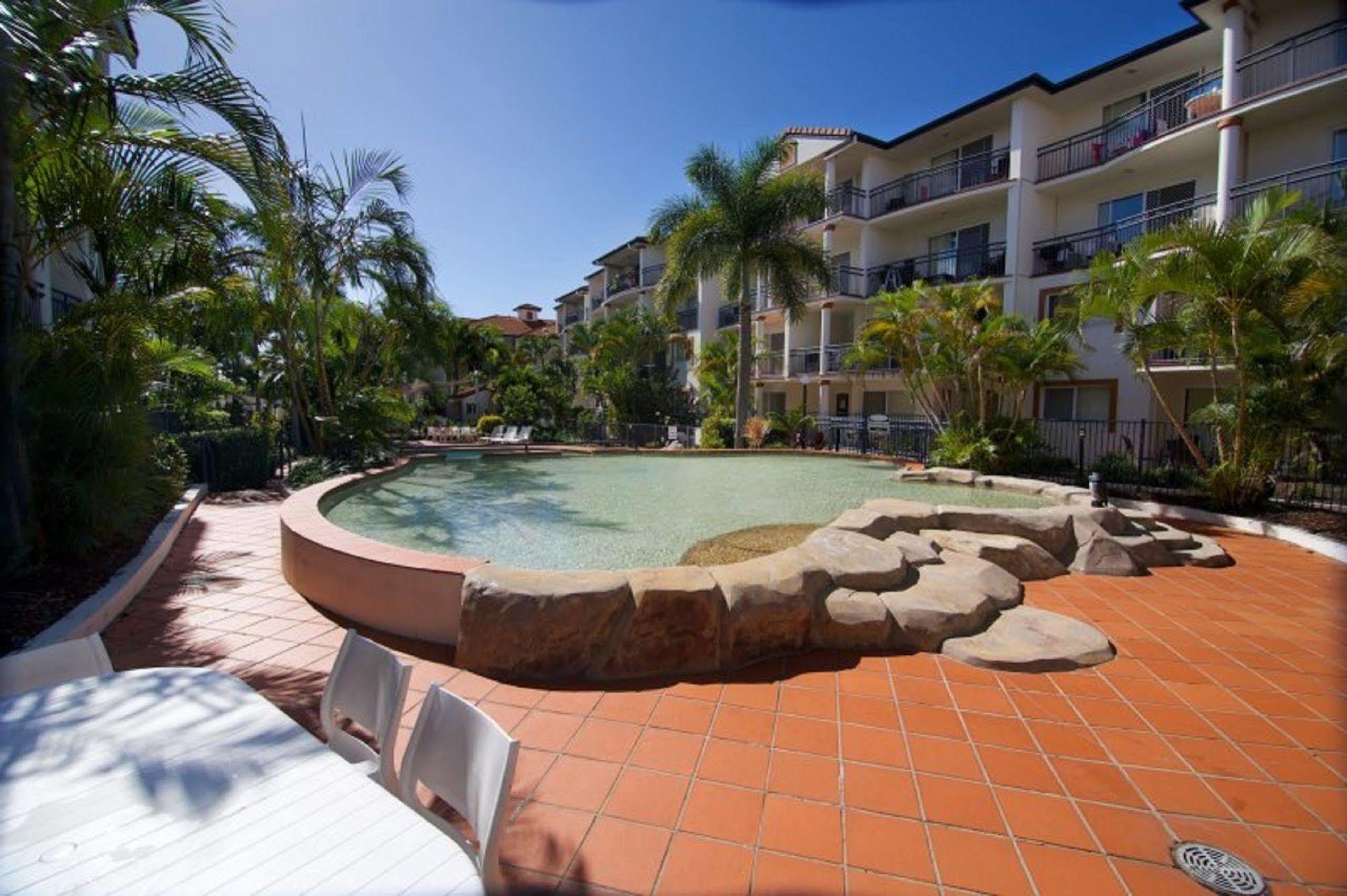 Blue Water Bay Villas Gold Coast Esterno foto